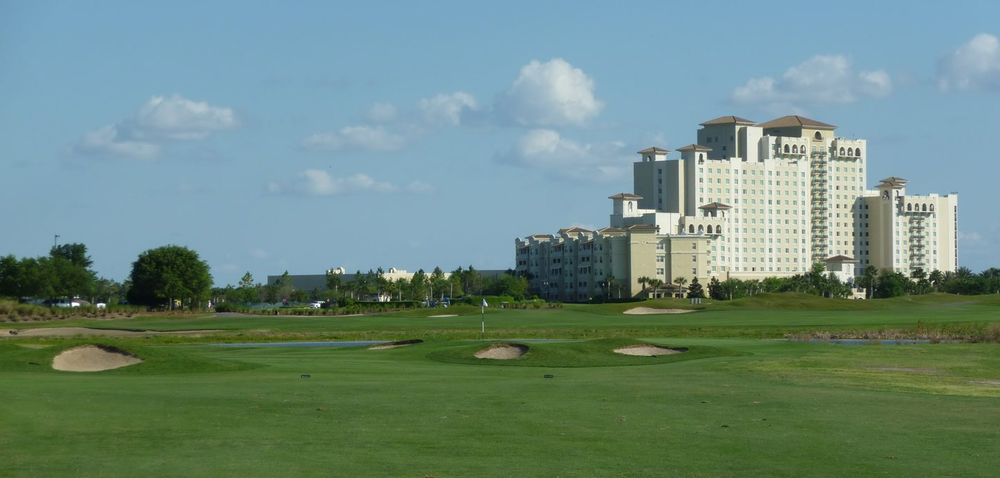 Campo de golfe no Champions Gate, região de Kissimmee, Flórida Central